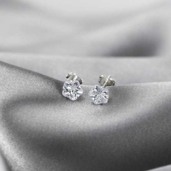 Sterling Silver Stud Earrings with Cubic Zirconia, Flower Design, 6mm, White Fin - Picture 2 of 6